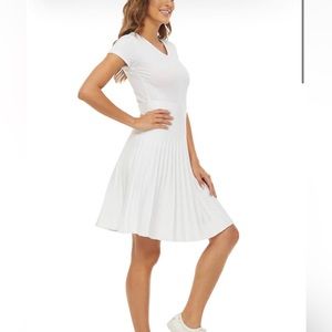 Mia mod pleated white skirt